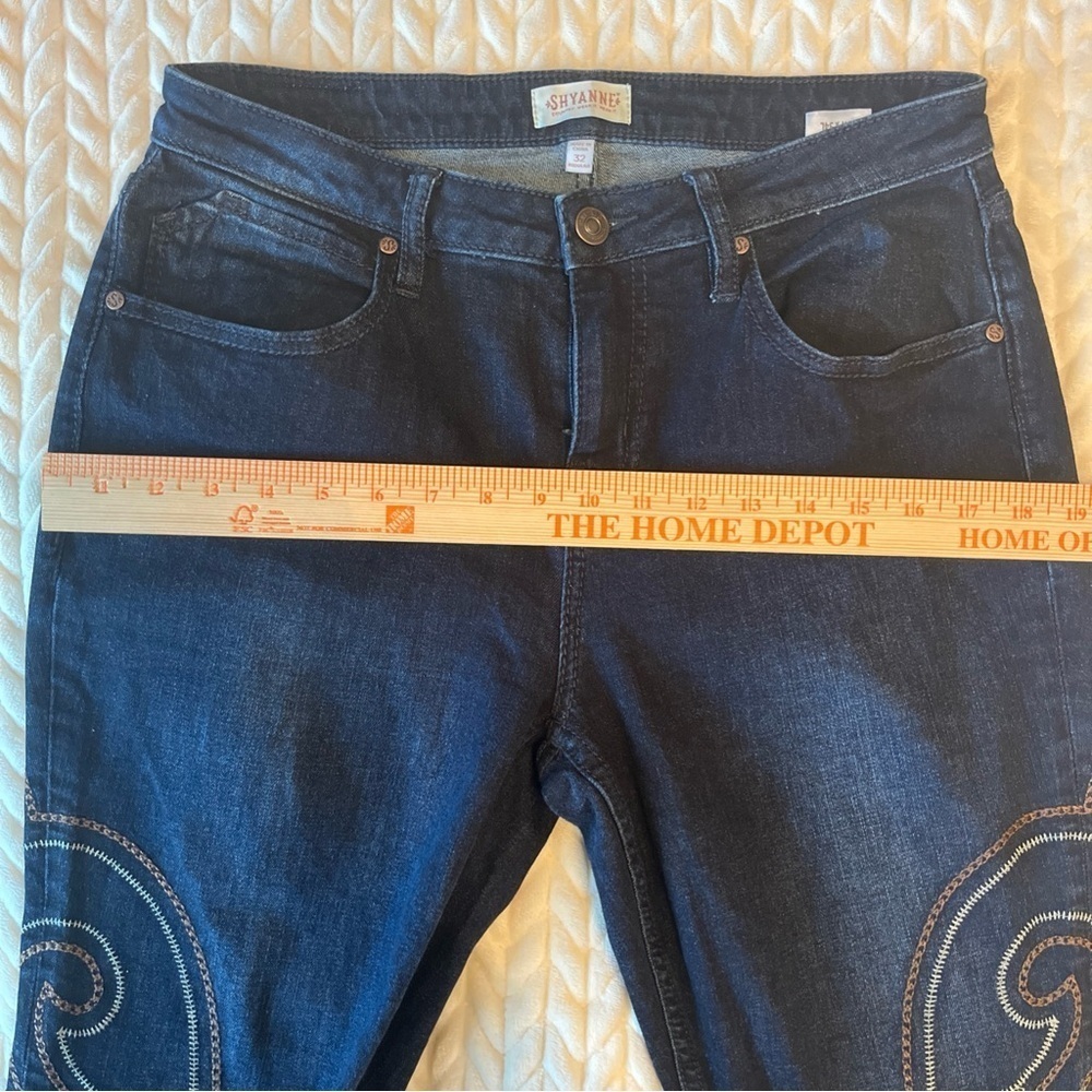 Shyanne Dark Blue Flared Jeans with Embroidered Detail Size 32 Bell bottom - Picture 11 of 14